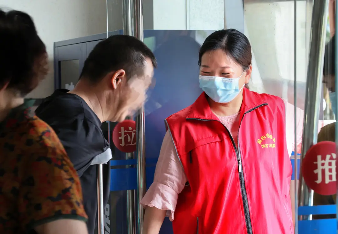 “润心”服务 | 萍矿总医院志愿服务温暖就医路