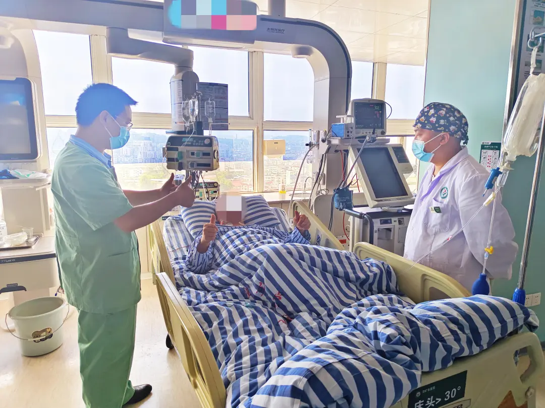 体温飙至 42℃！七旬老人热射病命悬一线，萍矿总医院重症医学科紧急提示